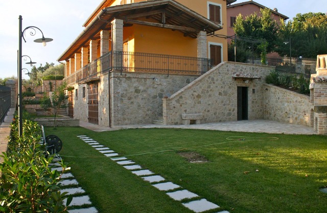 Old Country House and pool In Umbrian Hills Between Foligno And Assisi