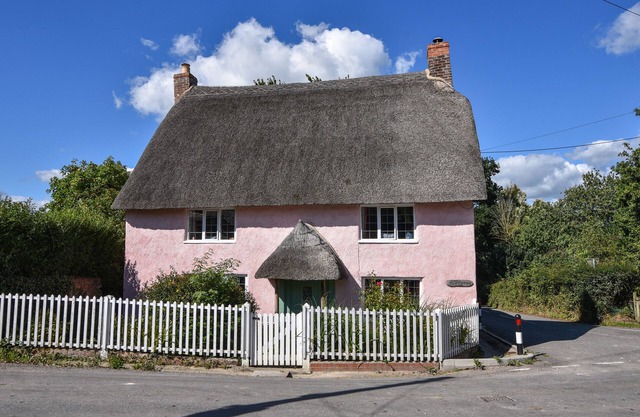 OLD CROSS COTTAGE, pet friendly in Whitchurch Canonicorum