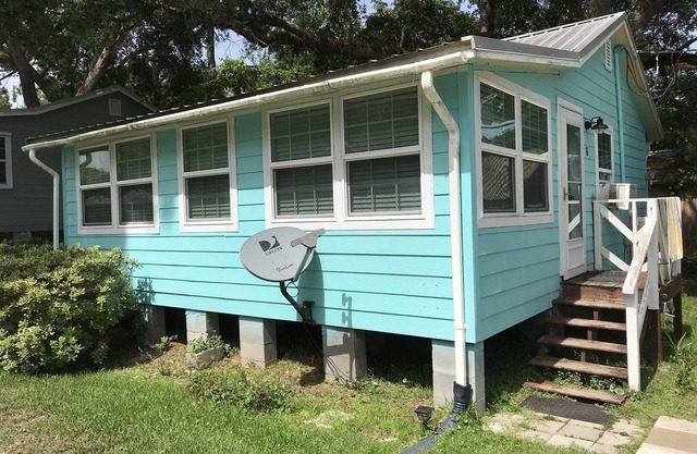 Old Gulf Coast Experience! Peaceful waterfront getaway in Bon Secour, AL