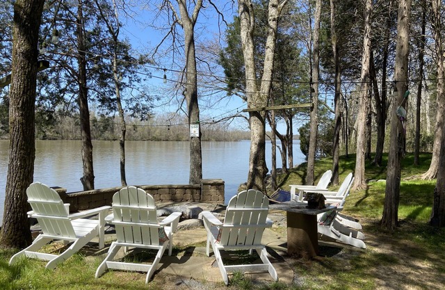 OLD HICKORY LAKE — HOUSE ON THE WATER