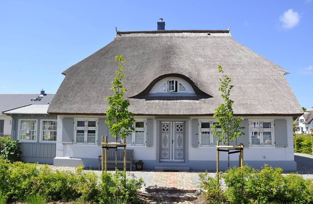 Old Katen Glowe - Captain's Half 3 bedrooms: FHH in the Thatched Cottage, romantic details