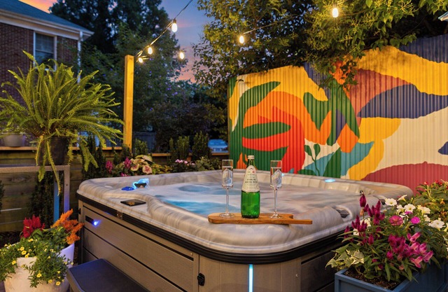 Old North Durham 1BR Sleeps 4