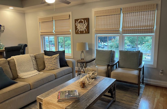 Old Town Bluffton! Steps from shopping, restaurants, music, art and more.