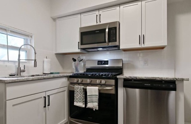 Old Town East 2 Bedroom Getaway