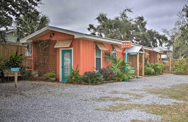 Old Town Getaway, Walk to Shopping, Dining, & Bay!