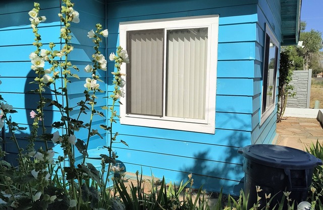 OLD WEST HIDEOUT - Large 2 Bedroom, One Block from Historic Route 66!