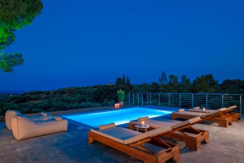 Olive Βay Villa