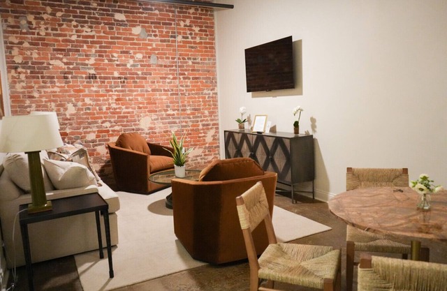 Olive - The Flats Demopolis