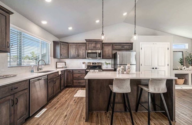 Omaha Charm! Cozy Comfort home in the heartland