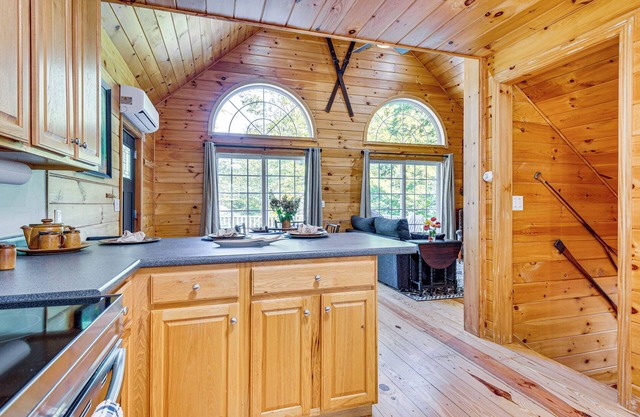 On Baxter Lake: Wooded Retreat Near Trails