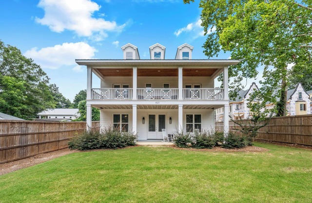 On College Street in Auburn! Less than a mile to Toomer's