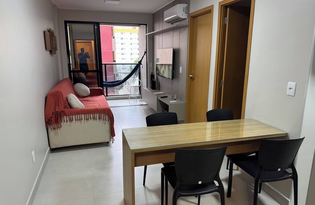 One-bedroom apartment, opposite Lions Square, 200 m from Pajuçara Beach
