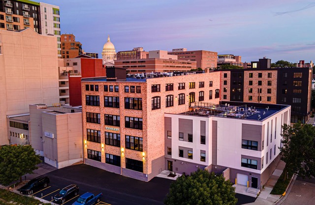 One Bedroom King/accessible in the heart of downtown.