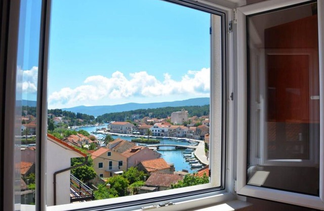One Bedroom Luxury Apartment with Balcony and Sea View