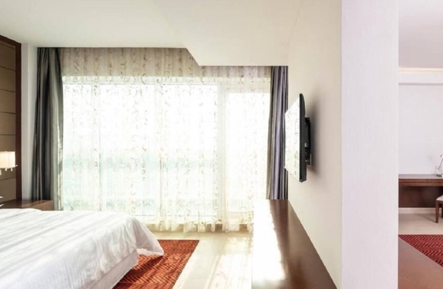 One Bedroom Suite Near Al Nad Park