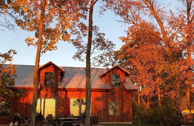 One of a Kind Barnhouse on Lake Mason near WI Dells