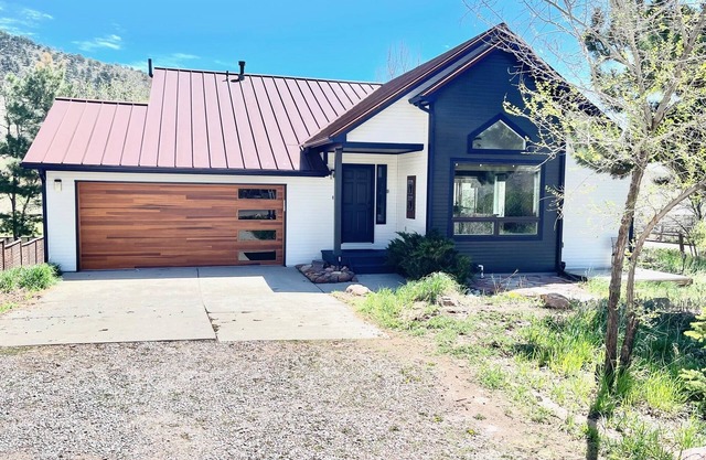 One of the nicest house rentals available in Lyons, Colorado