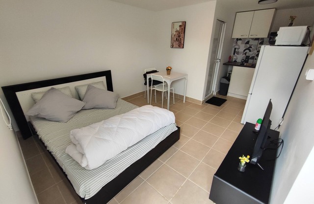 One-storey studio with free parking