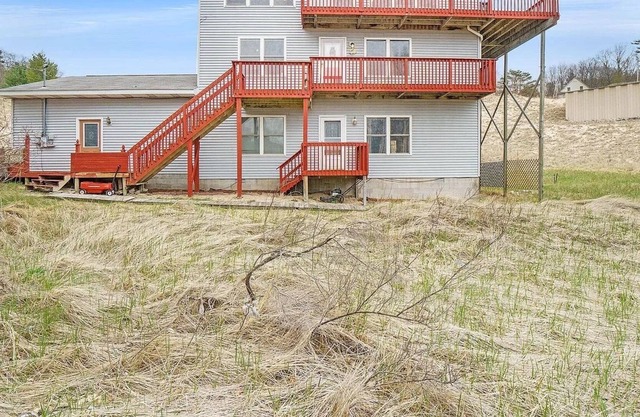 Only a 3 minute walk to a beautiful private Lake Michigan beach