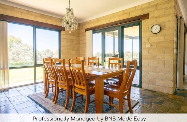 Opal View - Serene Sanctuary, Close to Cadia