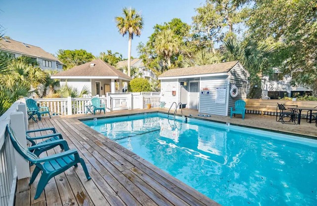 Open Thanksgiving + Christmas! Weekly+ monthly discounts in off season. 2 carts