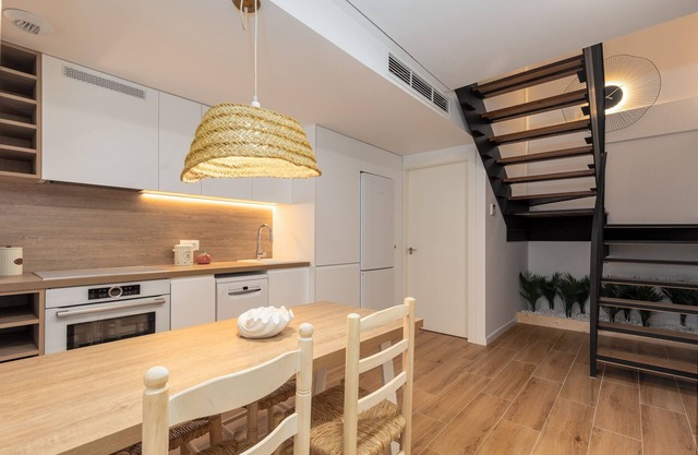 Opera Love Loft. Air conditioning + Wifi + 4 Pax