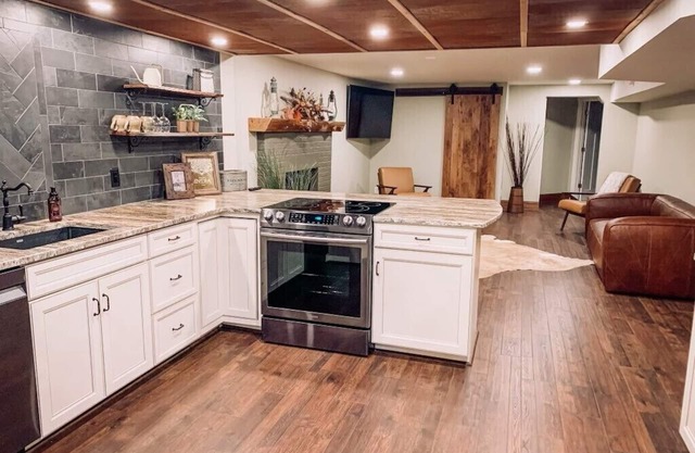 [Optional Hot Tub] Farmhouse style apartment - newly renovated