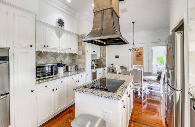 Opulent Ocala Mansion w/Private Pool & Hot Tub!