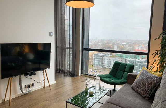 Orange Apartments Tower & Free Parking