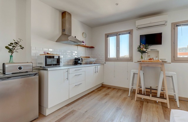 ORANGE - LES COCONS - Studio Apartment, Sleeps 2