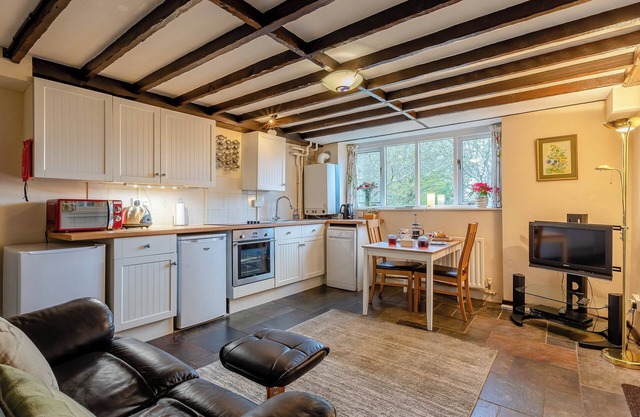 Orchard Cottage - UK30437
