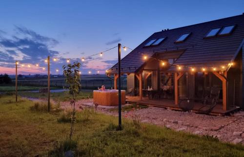 Osada Miłojeż - całoroczne Domy Premium w Borach Tucholskich, Jacuzzi pod gwiazdami