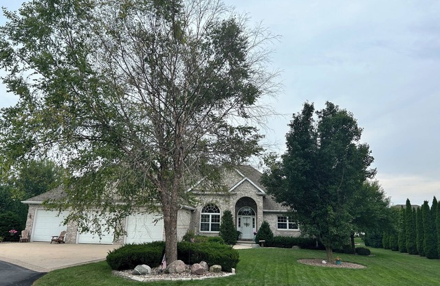 Oshkosh Home for Air Venture - 3 miles from EAA Air Show