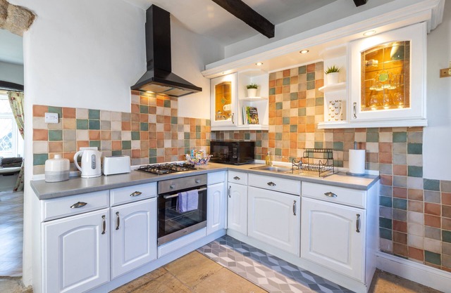 Otley Cottage with Free Parking!