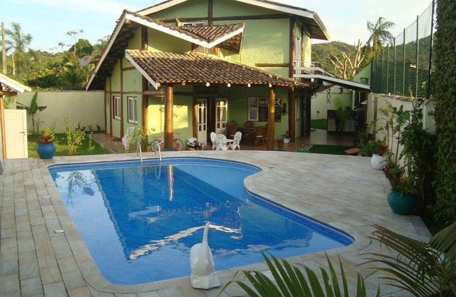 Our Sahy Getaway - 6 BEDROOMS/POOL/PRIVATE STREET/AIR CONDITIONING/SAUNA.