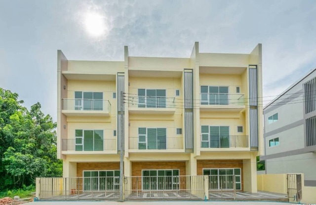 Our Villa located near the mountain and not far from Hatyai city.Enjoy FRESH AIR