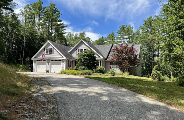 Outdoor family fun on beautiful Messer Pond - 11 miles from Mt Sunapee!