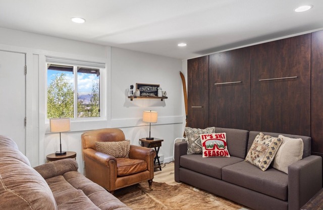 Outpost: Tensleep B13 - Hot Tub Access!