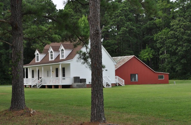 Outrigger at Swan Cove Manor