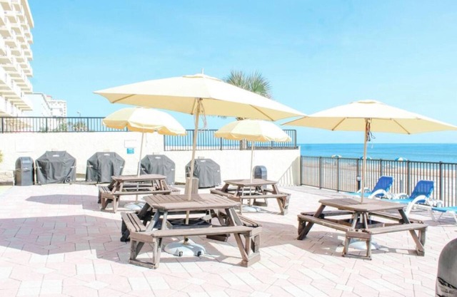 Outrigger Beach Club - Beach Front - Week 23