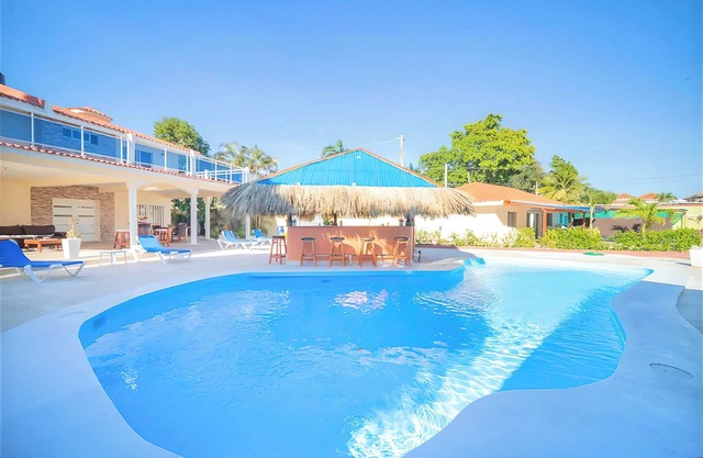 Outstanding 7BR Villa with pool, private, close to beach & all Sosua offers