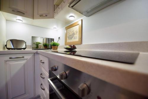Outstanding Athens Apartment Karyatis Luxury Maisonette 3 Bedrooms Stunning View Of The Acropolis
