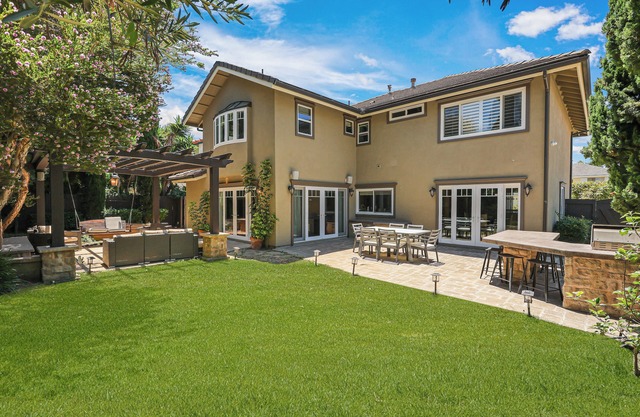 Outstanding Beach Home Right by Huntington Beach, 2 minutes driving