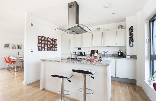 Oval Road III by onefinestay