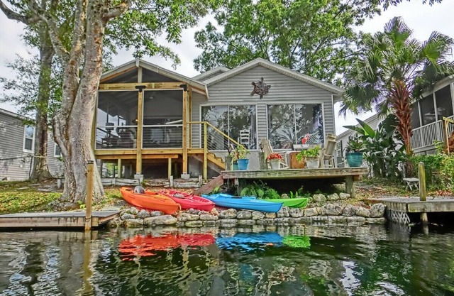 Overlook Retreat - Weeki Wachee River