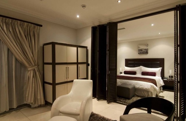 Owu Crown Luxury Hotel Ibadan