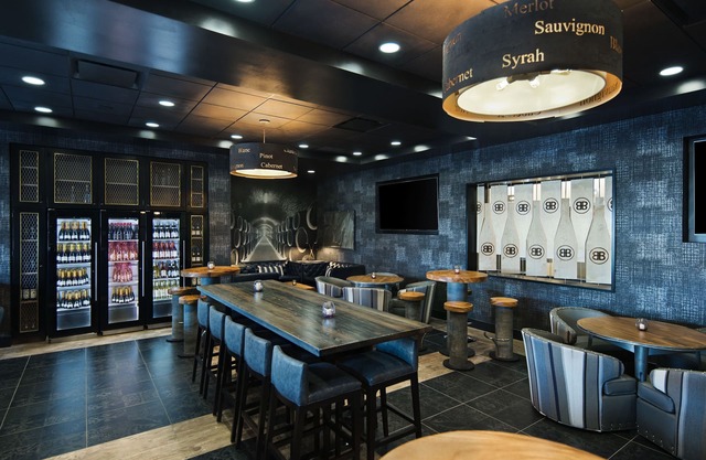 Oxford Suites Sonoma County