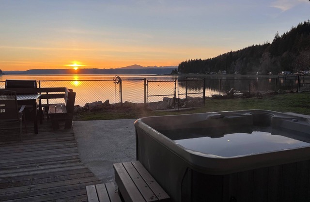 Oyster Paradise Beach House in Tahuya, Hood Canal
