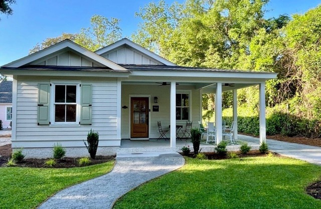 Oyster Rake Cottage. Peaceful, brand new, in charming Beaufort, SC.