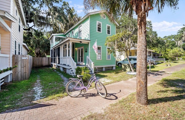 "OysterShell Cottage".Welcome to your next Port of Call